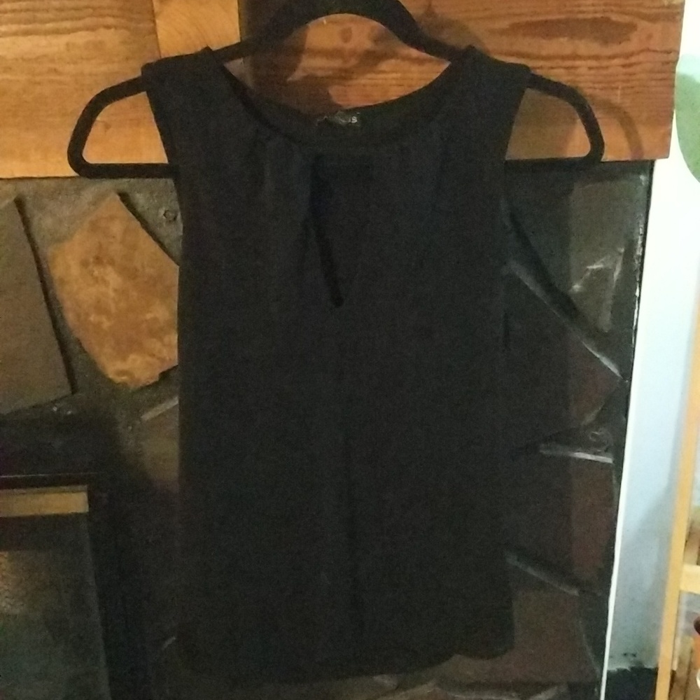 Size Small black Express tank with keyhole detail